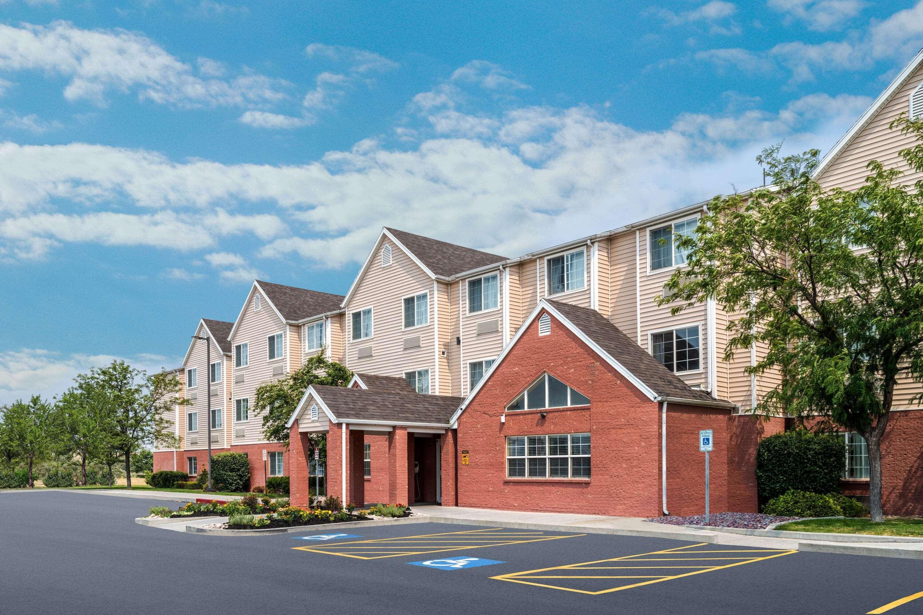 Microtel Inn & Suites By Wyndham Salt Lake City Airport Esterno foto